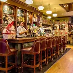 Bed & Breakfast Nevins Newfield Ltd *